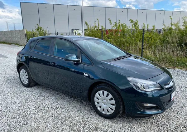 wielkopolskie Opel Astra cena 35999 przebieg: 105000, rok produkcji 2014 z Czyżew